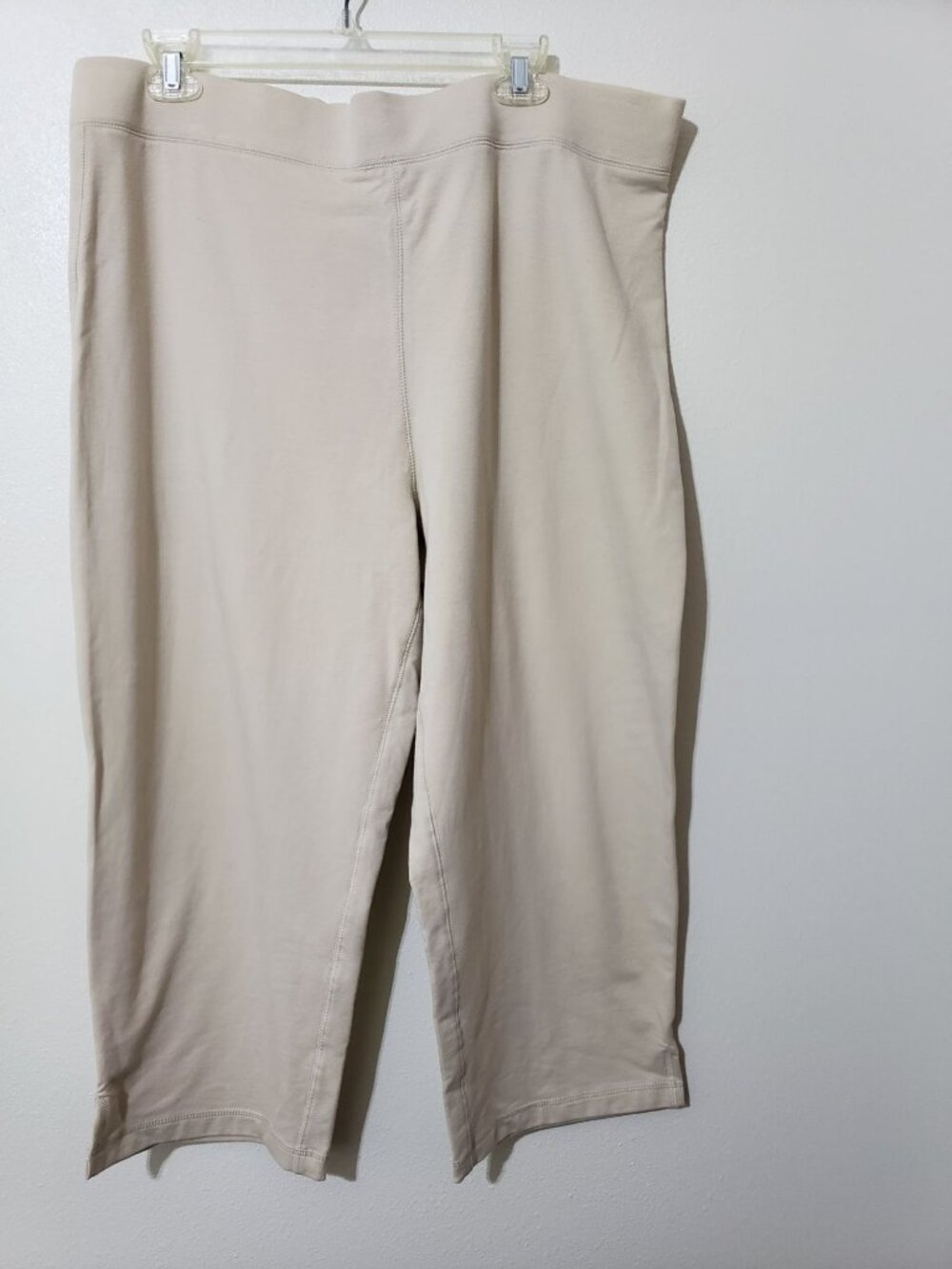 Classic Elements beige, stretchy capris, size XL